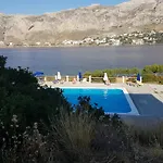 Porto Potha Hotel