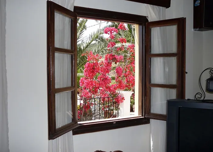 Hotel Porto Potha 3*